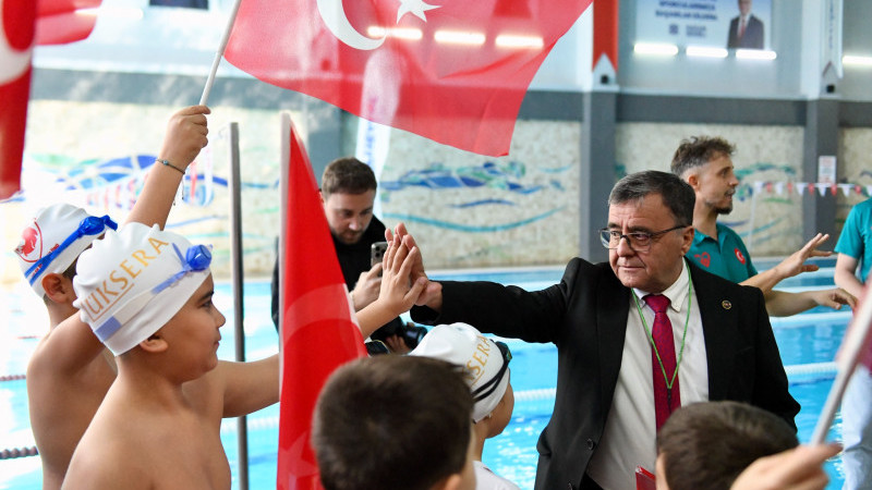 ALTIEYLÜL’DE CUMHURİYET COŞKUSU DOLU DOLU YAŞANDI