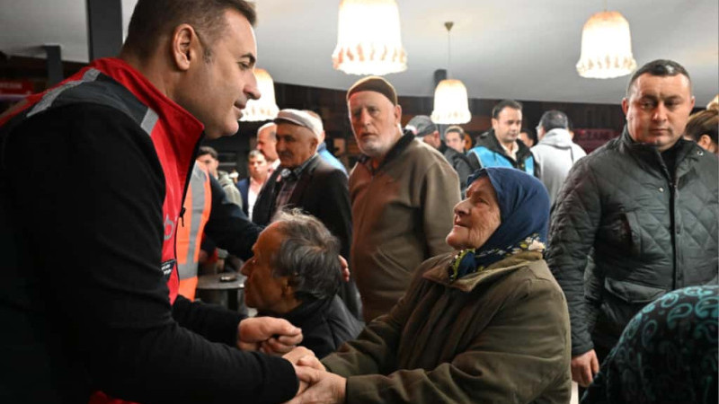 Büyükşehir Belediyesi 107 araç, 242 personelle deprem bölgesinde 